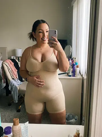 Foto de Ingrid con su faja beige